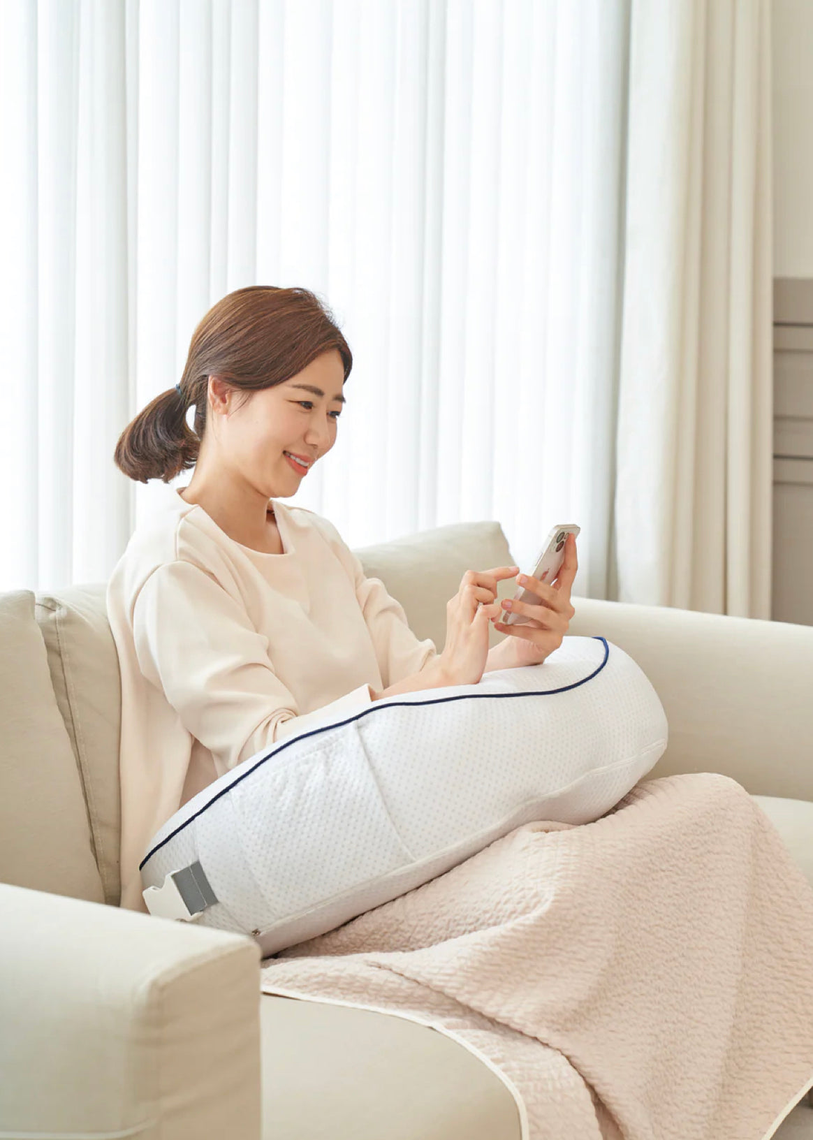 Emong SnowCool Breastfeeding Pillow
