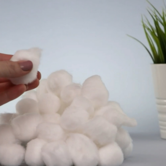 Momeasy 100 Count Pure & Natural Cotton Balls
